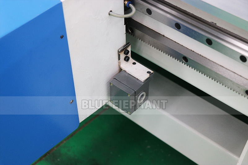 模具加工中间